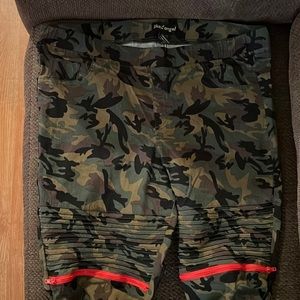 74% rayon 22% nylon 4% spandex